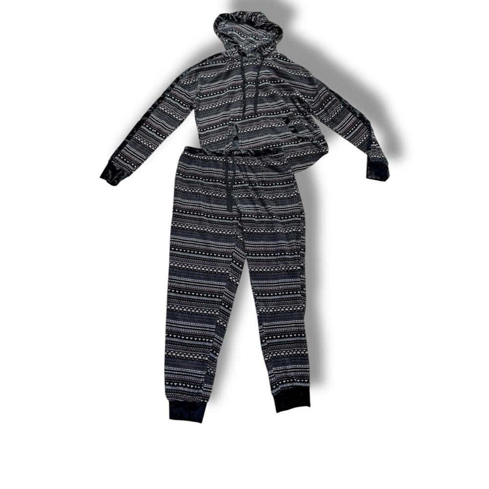 Simply Vera size M Black and White Patterned Hoodie and Joggers Set